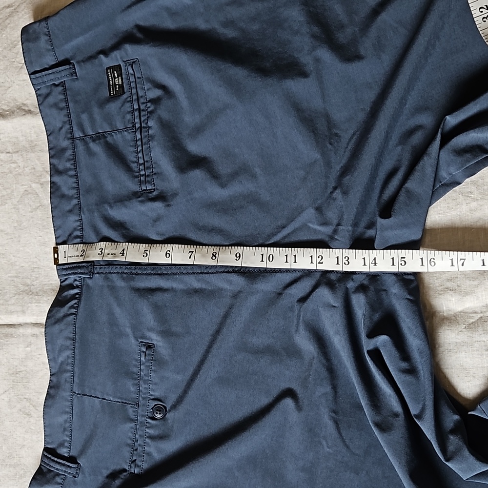 Travis Mathew Indigo Casual shorts size 42 Classic Bermudas Lightweight - Picture 12 of 13